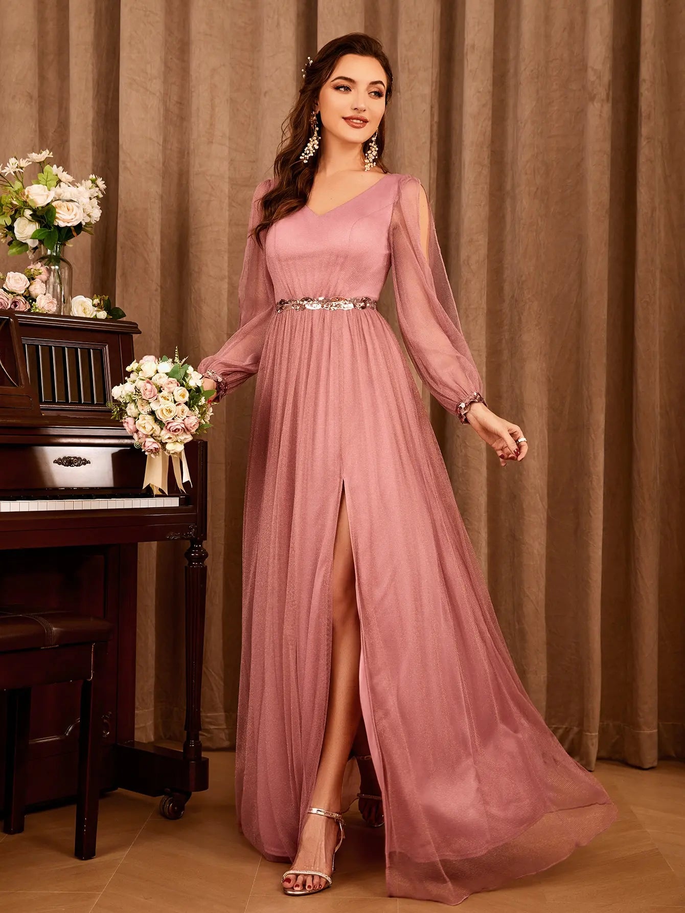 Elegant Mgiacy V-neck Evening Gown with Appliques – Bridesmaid & Party Dress