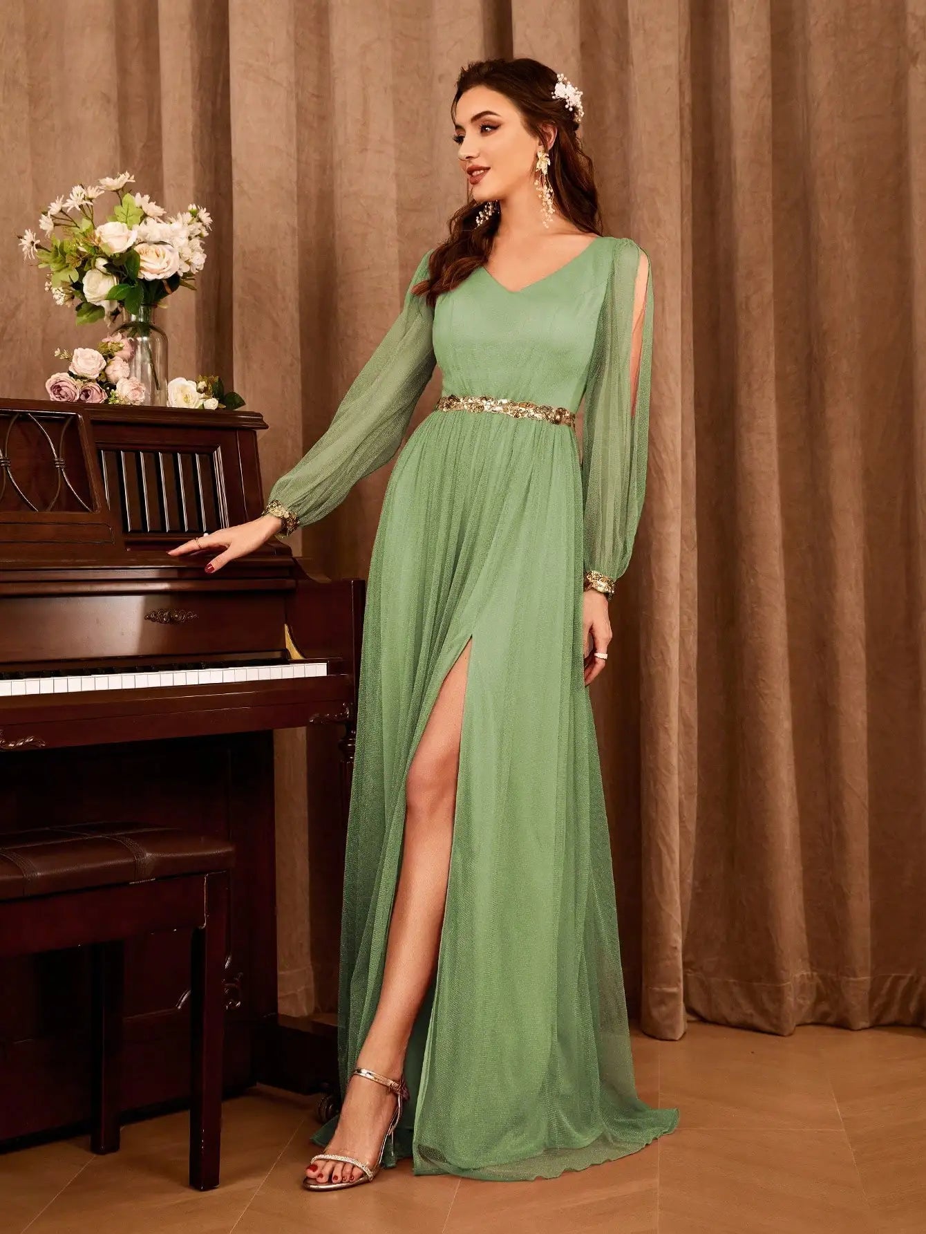 Elegant Mgiacy V-neck Evening Gown with Appliques – Bridesmaid & Party Dress