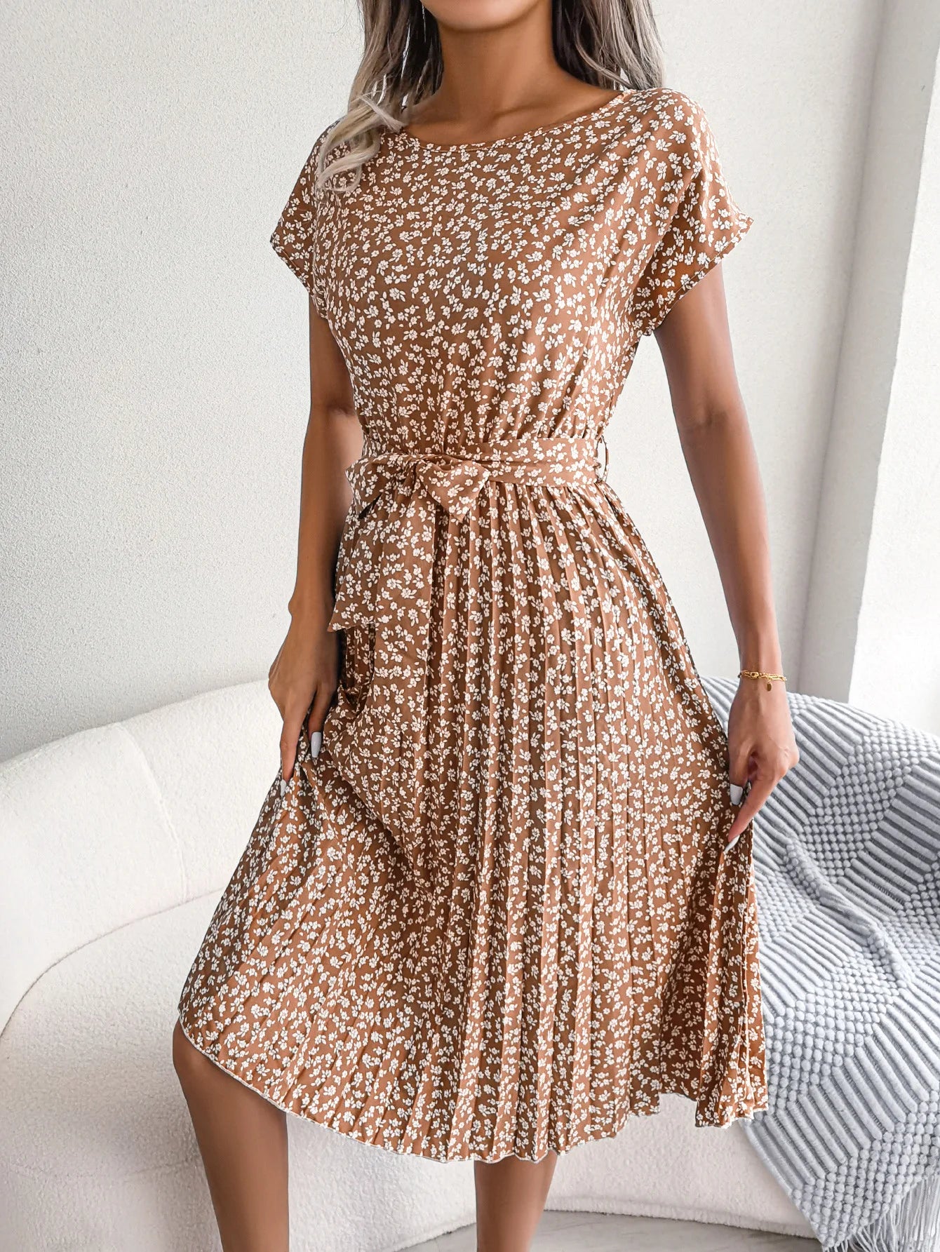 Floral Pleated Chic Summer Dress – High Waist, Short Sleeve, A-Line Knee-Length Dress for Women