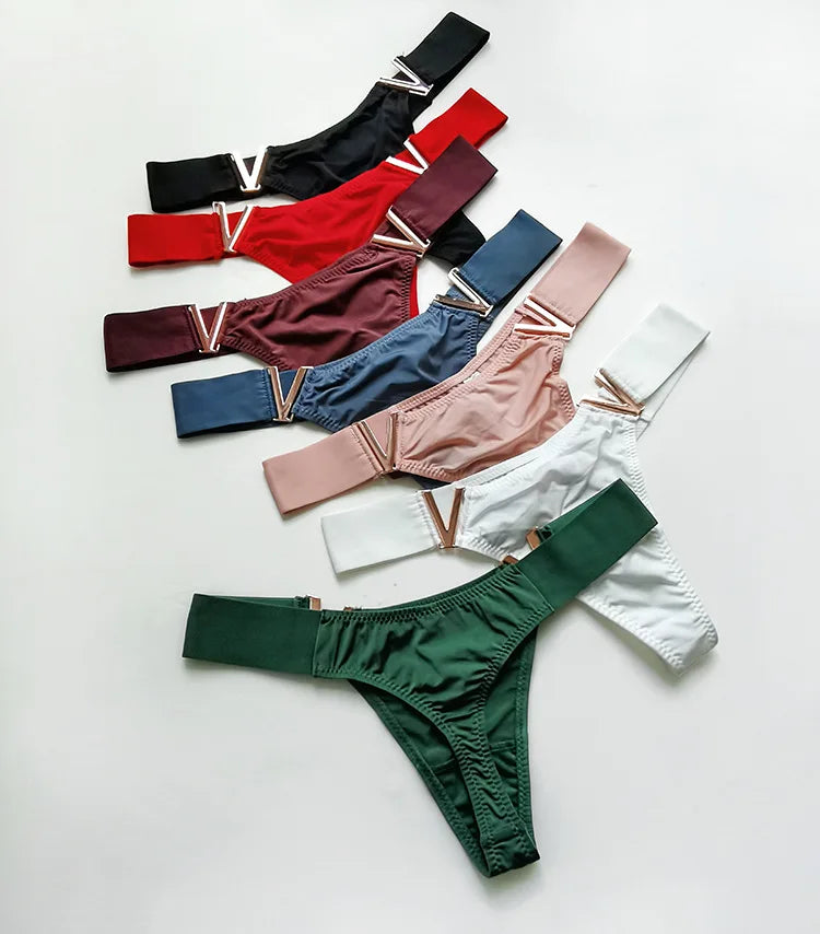 V-Shaped Low Waist Thong Panties for Women – Sporty Seamless Hip-Lift Underwear with Metal Accent