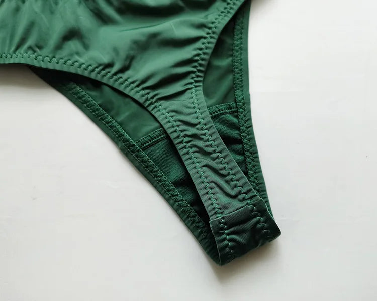 V-Shaped Low Waist Thong Panties for Women – Sporty Seamless Hip-Lift Underwear with Metal Accent