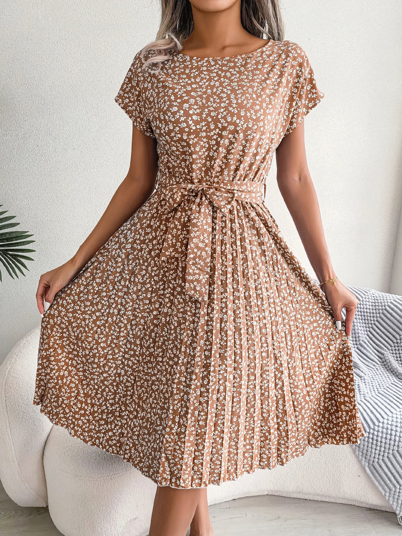 Floral Pleated Chic Summer Dress – High Waist, Short Sleeve, A-Line Knee-Length Dress for Women