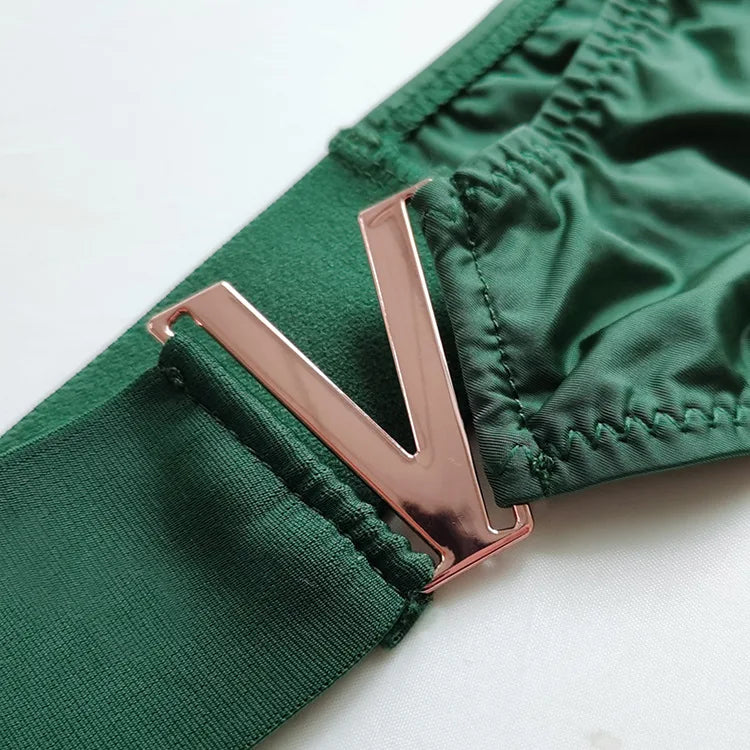 V-Shaped Low Waist Thong Panties for Women – Sporty Seamless Hip-Lift Underwear with Metal Accent