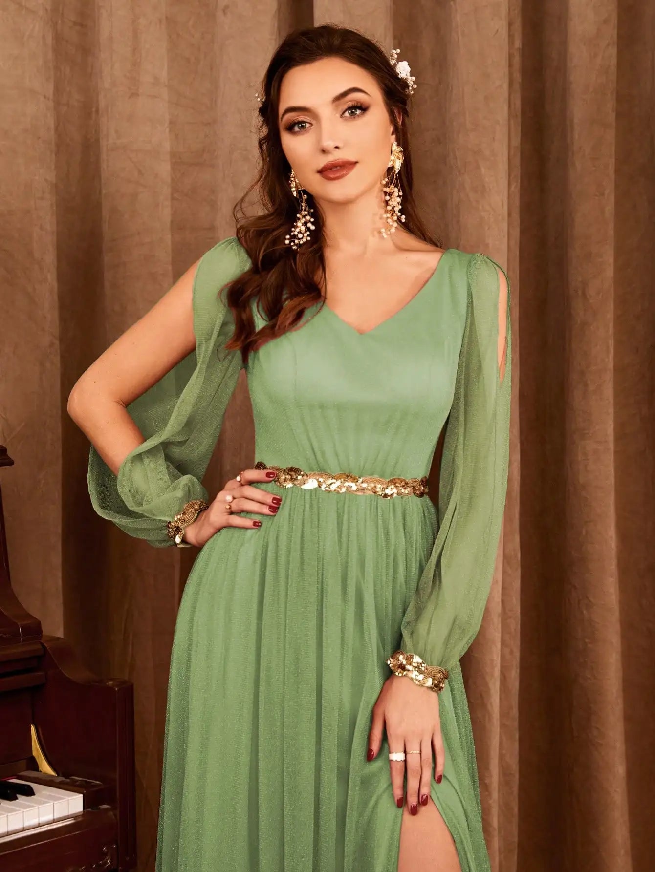Elegant Mgiacy V-neck Evening Gown with Appliques – Bridesmaid & Party Dress