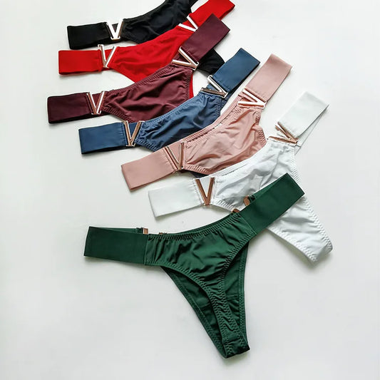 V-Shaped Low Waist Thong Panties for Women – Sporty Seamless Hip-Lift Underwear with Metal Accent